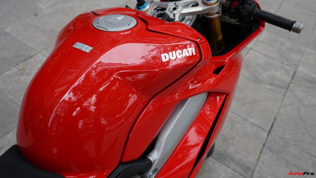 [Video] Mục sở thị siêu mô tô Ducati Panigale V4 S giá ngang Mẹc GLA của biker Hà Nội - Ảnh 8.
