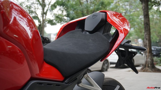 [Video] Mục sở thị siêu mô tô Ducati Panigale V4 S giá ngang Mẹc GLA của biker Hà Nội - Ảnh 17.