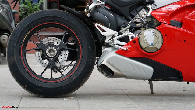 [Video] Mục sở thị siêu mô tô Ducati Panigale V4 S giá ngang Mẹc GLA của biker Hà Nội - Ảnh 14.