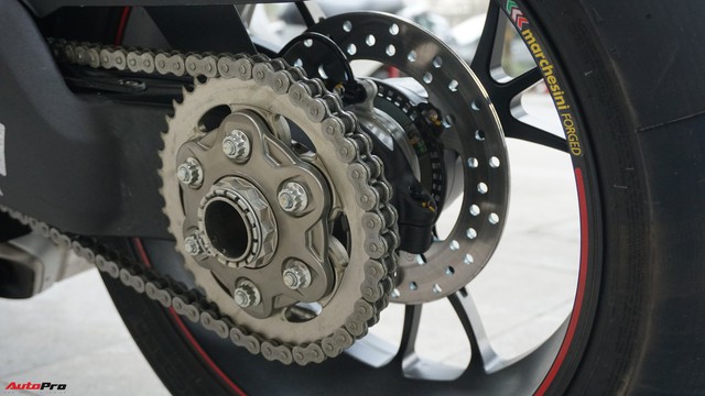[Video] Mục sở thị siêu mô tô Ducati Panigale V4 S giá ngang Mẹc GLA của biker Hà Nội - Ảnh 15.