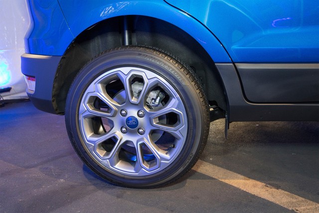 Ford EcoSport 2018 tại Việt Nam đã bị cắt những trang bị gì so với bản Mỹ? - Ảnh 3.