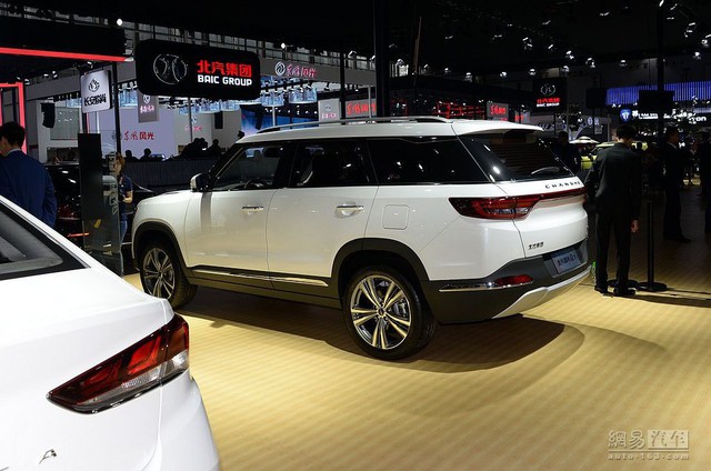 Thêm một mẫu xe Trung Quốc na ná Range Rover có thể về Việt Nam trong năm nay - Ảnh 1.