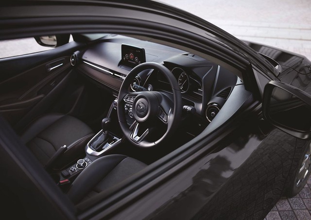 Mazda2 2018 chính thức ra mắt với giá bán không đổi - Ảnh 7.