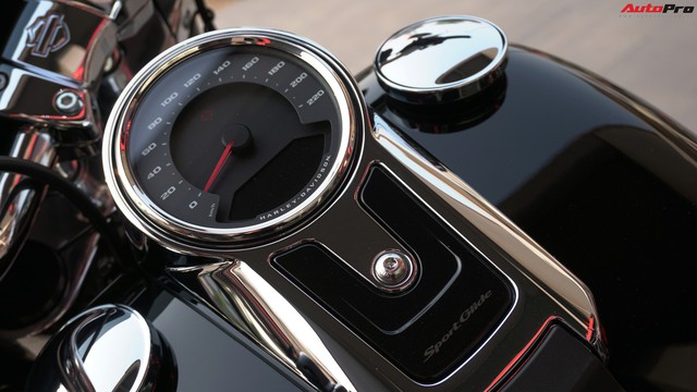 [Video] Cận cảnh Harley-Davidson Sport Glide chính hãng đầu tiên tại Hà Nội - Ảnh 5.