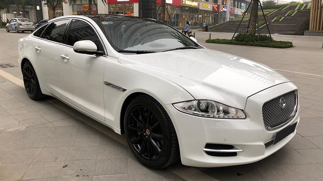 Jaguar XJL 2015 mất giá 2 tỷ đồng có nên mua?