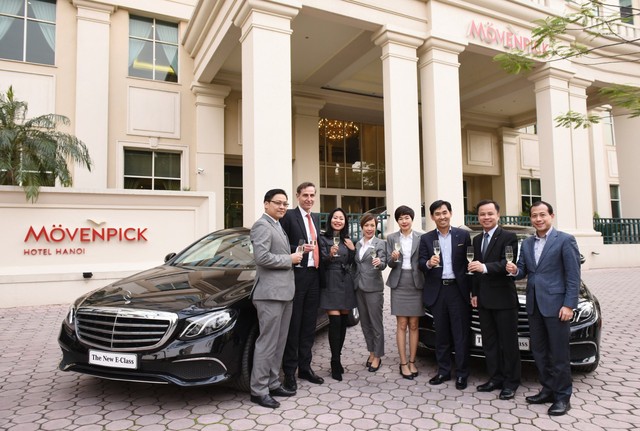 Khách sạn tại Hà Nội mạnh tay sắm bộ đôi Mercedes-Benz E200 - Ảnh 3.
