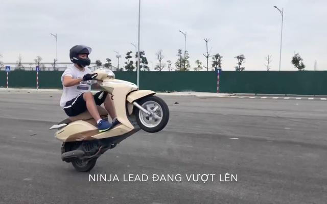 [Hài hước] Ninja Lead chiến thắng thuyết phục Ninja 300 trong cuộc đua bốc đầu - Ảnh 2.