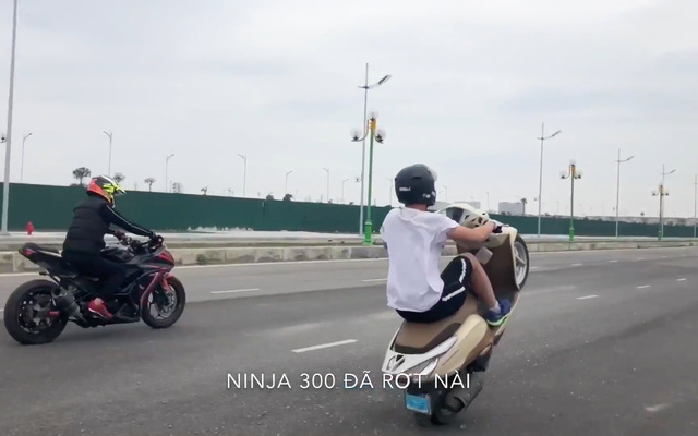 [Hài hước] Ninja Lead chiến thắng thuyết phục Ninja 300 trong cuộc đua bốc đầu - Ảnh 3.
