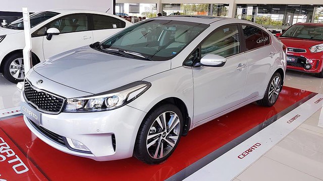 Nối gót Mazda, nhiều mẫu xe Kia tăng giá sau Tết