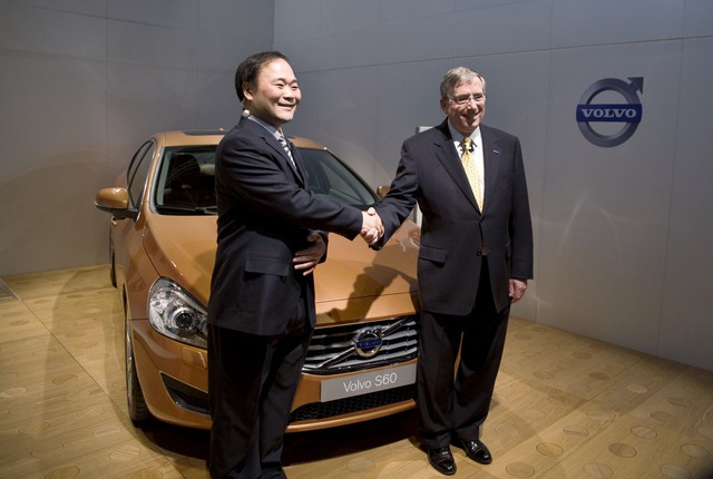 Chân dung tỷ phú Trung Quốc vừa trở thành cổ đông cá nhân lớn nhất của công ty mẹ Mercedes-Benz - Ảnh 2.