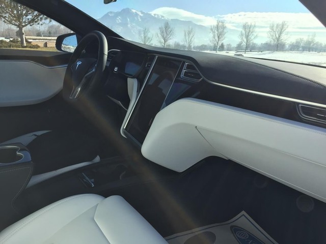 Tesla Model S trở thành xe chống đạn nhanh nhất thế giới - Ảnh 4.