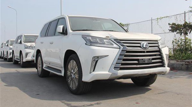 Xe nhập thưa vắng, ô tô Nhật vọt lên 4 tỷ/xe