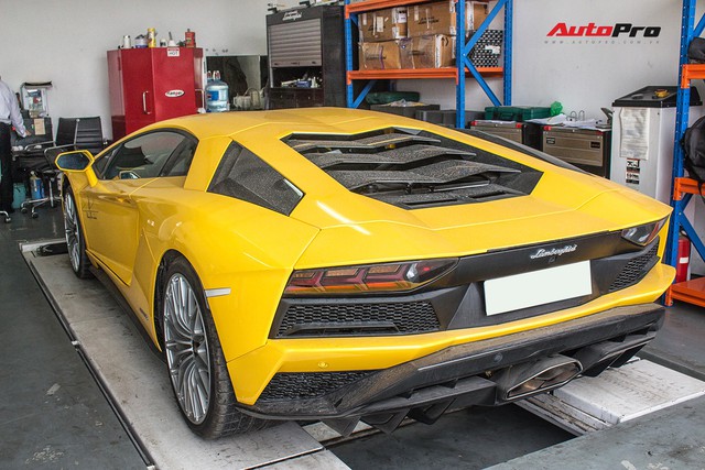Bộ ba siêu xe Lamborghini được bảo dưỡng chính hãng trước khi đi Car & Passion 2018 - Ảnh 4.