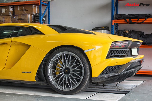 Bộ ba siêu xe Lamborghini được bảo dưỡng chính hãng trước khi đi Car & Passion 2018 - Ảnh 5.