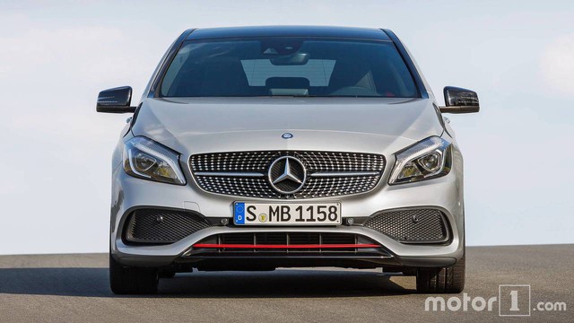 Cách phân biệt Mercedes-Benz A-Class thế hệ mới với phiên bản cũ - Ảnh 4. Cách phân biệt Mercedes-Benz A-Class thế hệ mới với phiên bản cũ - Ảnh 4.