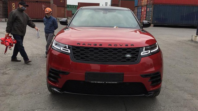 Range Rover Velar màu lạ về Việt Nam theo diện không chính hãng