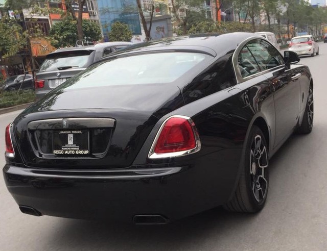 Rolls-Royce Wraith Black Badge độc nhất Việt Nam đã xuống phố - Ảnh 1.