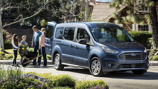 Ford nâng cấp Transit Connect Wagon 2019, đối đầu Sienna, Odyssey