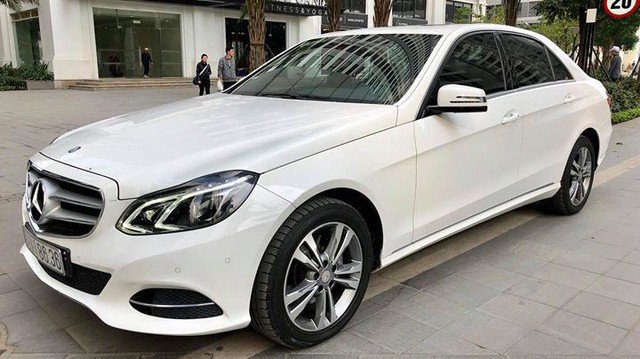 Mercedes-Benz E250 sau 3 năm sử dụng có giá ngang BMW 3-Series