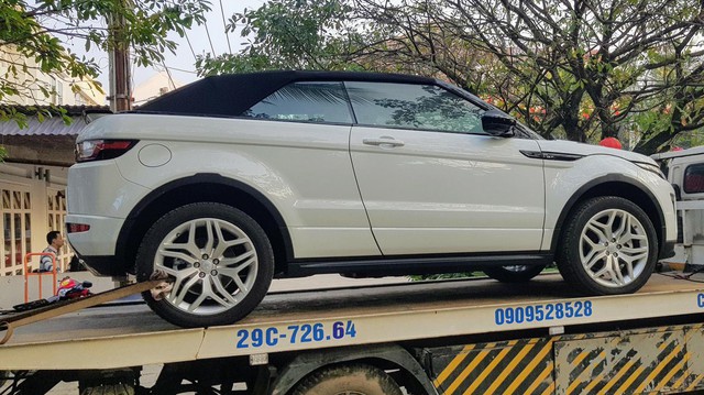 Đại gia Quảng Nam tậu Range Rover Evoque mui trần chơi Tết