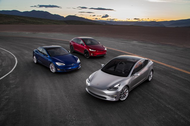 Doanh số Model 3 gây thất vọng dù Tesla lập kỷ lục bán hàng năm 2017 - Ảnh 1.