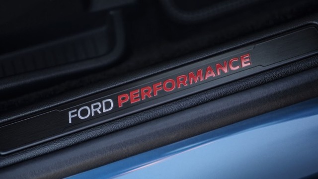 Ford cho ra lò mẫu SUV hiệu suất cao ST Performance đầu tay - Ảnh 6.