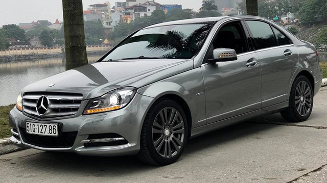 Mercedes-Benz C250 lăn bánh hơn 7 năm rao bán lại giá 695 triệu đồng