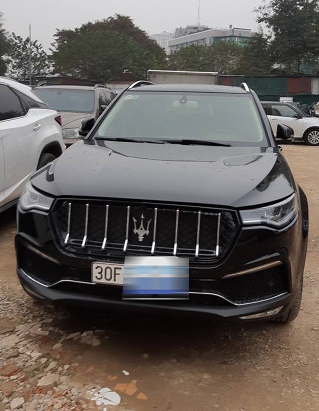 Xe Trung Quốc độ lưới tản nhiệt, logo của Maserati tại Hà Nội - Ảnh 1. Xe Trung Quốc độ lưới tản nhiệt, logo của Maserati tại Hà Nội - Ảnh 1.