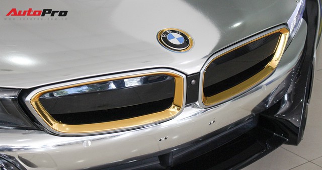 BMW i8 dán decal chrome bạc độc nhất Việt Nam rao bán lại giá 3,9 tỷ đồng - Ảnh 7.