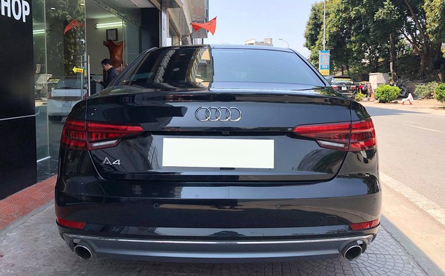 Audi A4 cũ rao bán ngang giá Mẹc C mới - Ảnh 3. Audi A4 cũ rao bán ngang giá Mẹc C mới - Ảnh 3.