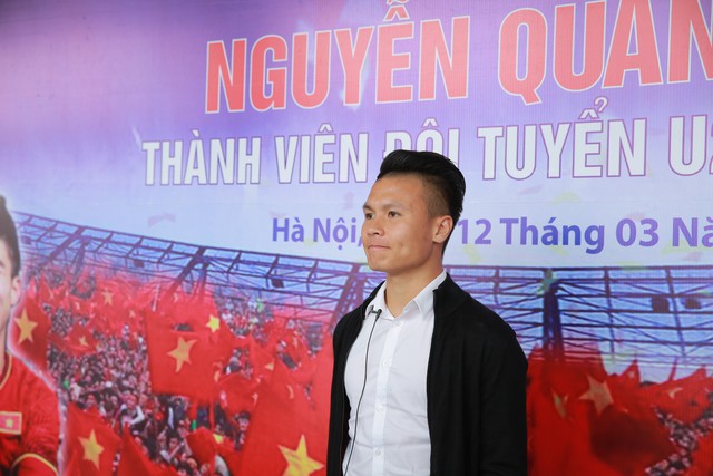 Suzuki Việt Nam tặng xe tay ga cho tiền vệ U23 Quang Hải - Ảnh 1.