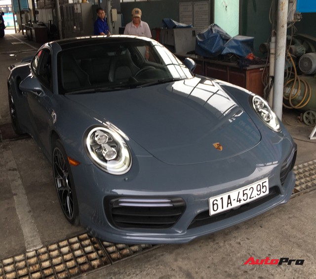 Đại gia Bình Dương tậu Porsche 911 Turbo S trị giá hơn 15 tỷ đồng - Ảnh 3.