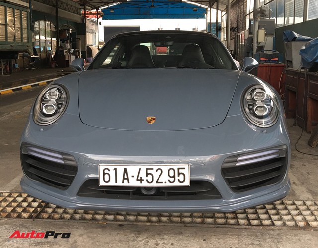 Đại gia Bình Dương tậu Porsche 911 Turbo S trị giá hơn 15 tỷ đồng - Ảnh 2.