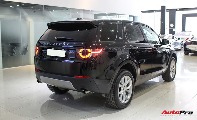 Land Rover Discovery Sport đi 8.000km bán lại giá ngang Toyota Land Cruiser Prado 2018 - Ảnh 4.