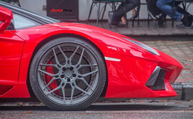 Lamborghini Aventador Roadster độ cánh gió, mâm ADV.1 tại Hà Nội - Ảnh 3. Lamborghini Aventador Roadster độ cánh gió, mâm ADV.1 tại Hà Nội - Ảnh 3.