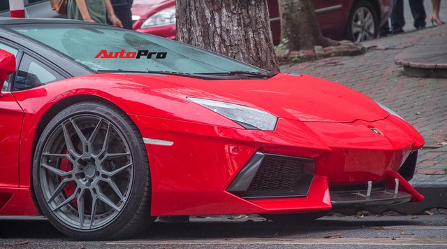 Lamborghini Aventador Roadster độ cánh gió, mâm ADV.1 tại Hà Nội - Ảnh 20. Lamborghini Aventador Roadster độ cánh gió, mâm ADV.1 tại Hà Nội - Ảnh 20.