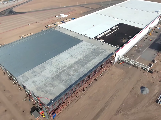 Nhà máy siêu lớn của Tesla: Sản xuất 1 triệu xe/năm, rộng đủ chứa 100 chiếc Boeing 747 - Ảnh 2.
