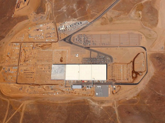 Nhà máy siêu lớn của Tesla: Sản xuất 1 triệu xe/năm, rộng đủ chứa 100 chiếc Boeing 747 - Ảnh 4.