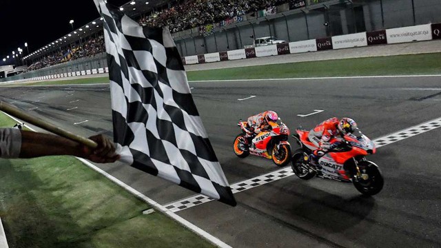 MotoGP 2018: Ducati Team có chiến thắng đầu tay khi Dovizioso đánh bại Marquez