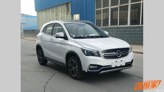 Sau Land Rover, tới lượt Mercedes-Benz bị làm nhái tại Trung Quốc
