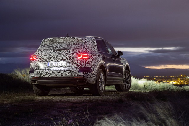 Volkswagen Touareg 2019 tham vọng cạnh tranh Porsche Cayenne - Ảnh 1.