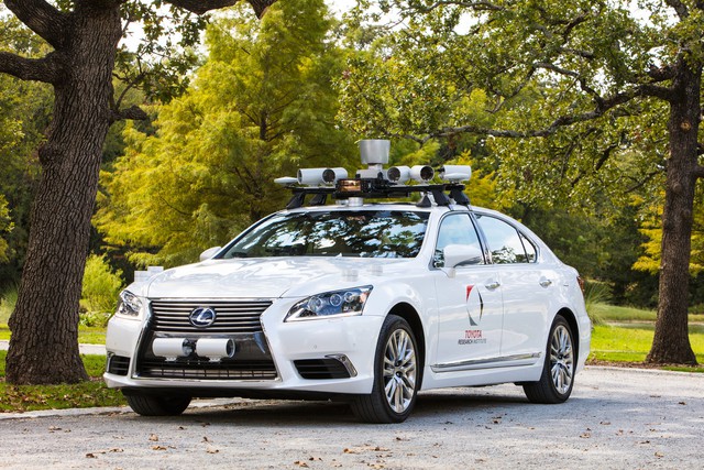 Đối tác Uber gây tai nạn vì xe tự lái, Toyota ngay lập tức ngưng chạy thử - Ảnh 2.