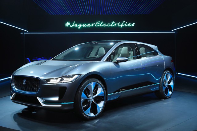 Jaguar mang SUV điện I-Pace đi đua công thức 1 - Ảnh 2.