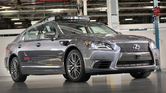 Đối tác Uber gây tai nạn vì xe tự lái, Toyota ngay lập tức ngưng chạy thử