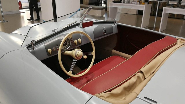 Ngắm nhìn những tinh tuý của Porsche trong 70 năm qua ảnh - Ảnh 4.