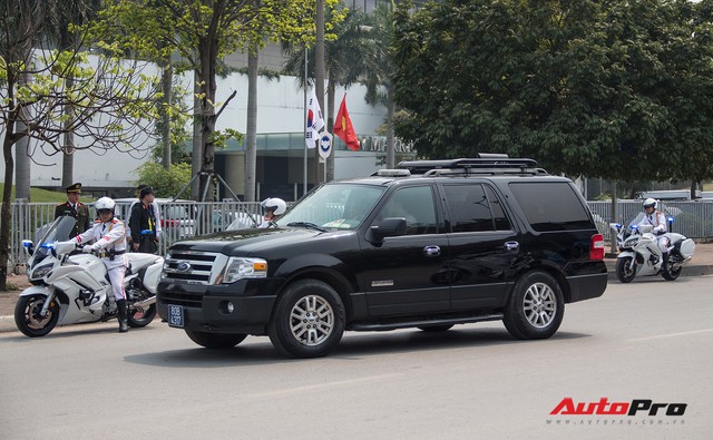 Cận cảnh dàn xe hùng hậu đón Tổng thống Hàn Quốc đến thăm Việt Nam - Ảnh 23.