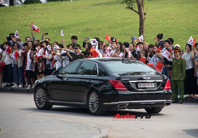 Cận cảnh dàn xe hùng hậu đón Tổng thống Hàn Quốc đến thăm Việt Nam - Ảnh 18.