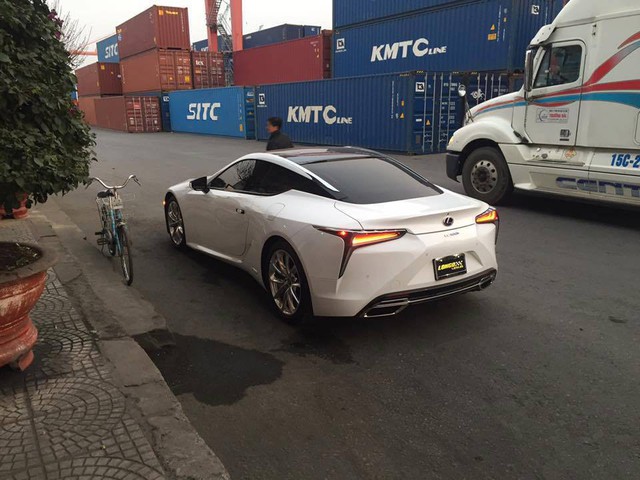 Vì sao xe đạp luôn xuất hiện khi khui công siêu xe tại cảng ở Hải Phòng? - Ảnh 8.
