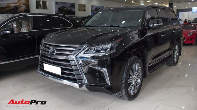 Lexus LX570 2016 nhập Mỹ lăn bánh 20.000km bán lại giá 7,3 tỷ đồng