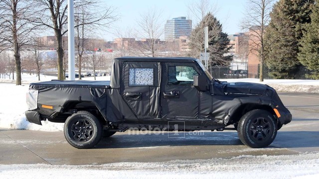 Bán tải Jeep cạnh tranh Ford Ranger và Chevrolet Colorado - Tại sao không? - Ảnh 1.